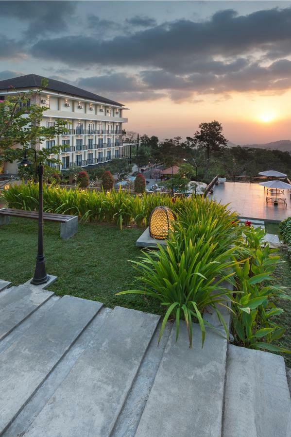 Nava Hotel Tawangmangu Ngoại thất bức ảnh
